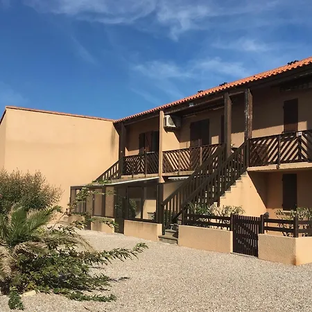 Villa Climatisee Avec Mezzanine, Parking Securise Et Terrasse Pres Du Marin Pour 4 Personnes - Fr-1-798-42 *