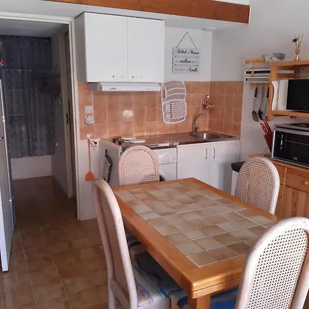 Climatisee Avec Mezzanine, Parking Securise Et Terrasse Pres Du Marin Pour 4 Personnes - Fr-1-798-42 * Leucate
